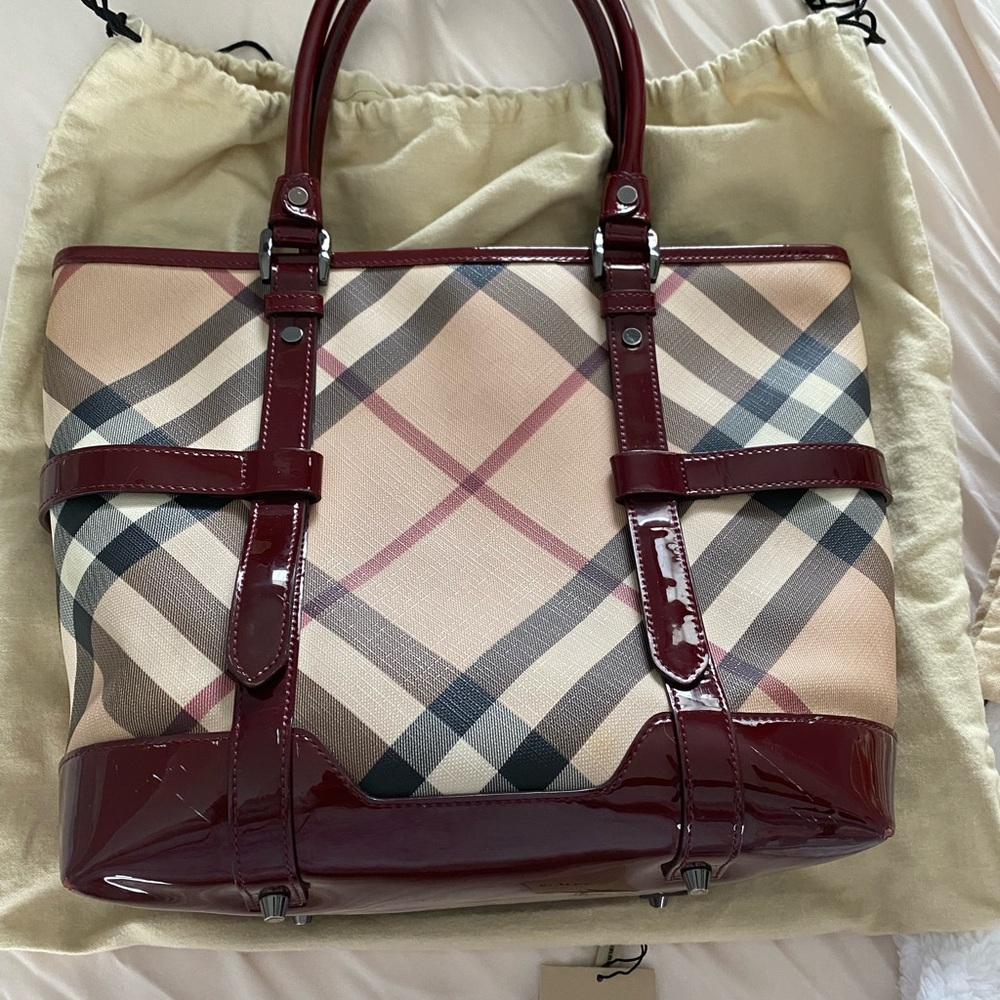 Burberry Women's Checkered Tote Bag - Red and Cream